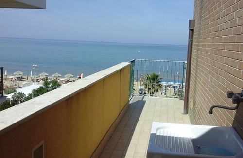 Silvi Apartment | PENTHOUSE OVERLOOKING THE SEA