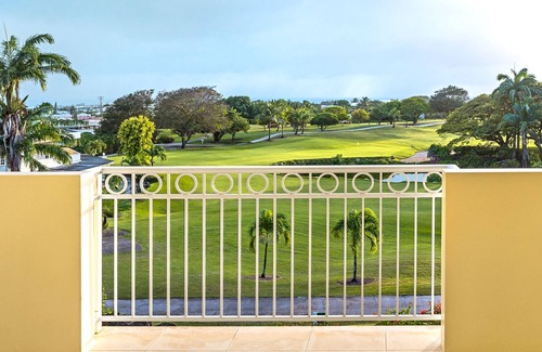 Durants Condo | Penthouse Suite on Beautiful Golf Course
