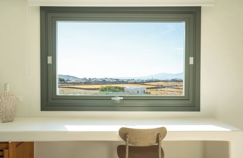Paraga Apartment | Penthouse Suite with Breakfast at Regency Sunset Suites | Suite E (epsilon)