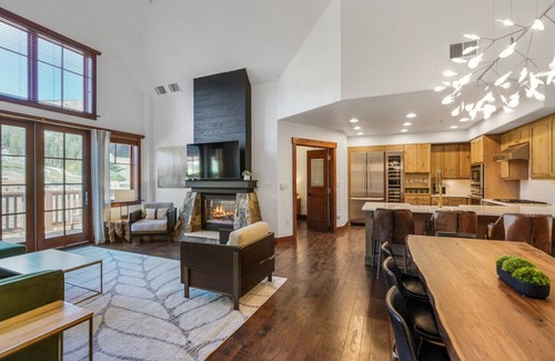 Peak 8 Condo | Penthouse with 4 Bedrooms. Ski-In/Ski-Out at Peak 8 in One Ski Hill.