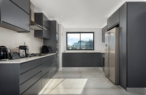 Sea Point Apartment | Penthouse with Gorgeous Mountain and Ocean Views