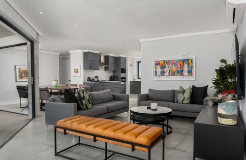 Sea Point Apartment | Penthouse with Gorgeous Mountain and Ocean Views