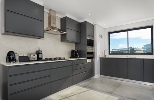 Sea Point Apartment | Penthouse with Gorgeous Mountain and Ocean Views