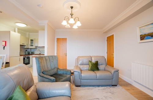 Galway City Centre Apartment | PENTHOUSE with Harbour and Panoramic Water Views. Private Rooftop Terrace. Family Friendly. Free Parking