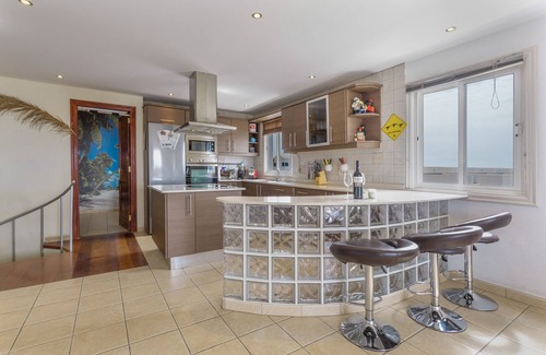 Costa Teguise Apartment | Penthouse with Jacuzzi, Sea & Volcano Views