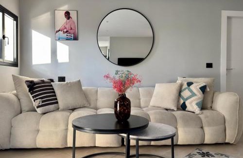 Kerem HaTeimanim Apartment | Penthouse with Jacuzzi,BBQ 2mn from sea Or Hakerem
