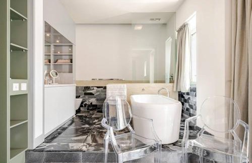 Valletta Apartment | Penthouse with Jacuzzi & Panoramic Views - Heart of Valletta