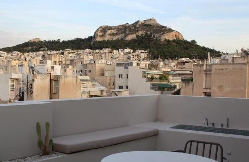Exarhia Apartment | Penthouse with Private Rooftop and Hot Tub