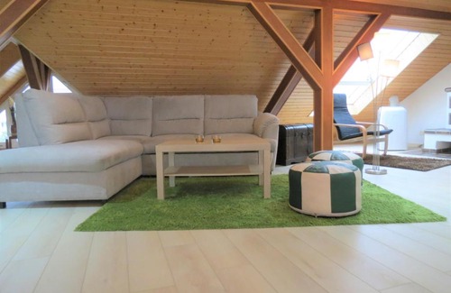 Senftenberg Apartment | Penthouse Wolkenstein großzügige Maisonette auf 155 qm mit Whirlpool, Klima & Kamin