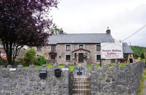 Abercraf House | Pentre Riding Stables