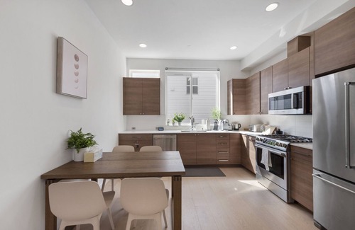 Squire Park House | Perch - Chic retreat near Seattle's heart. Enjoy skyline views, and easy city access.