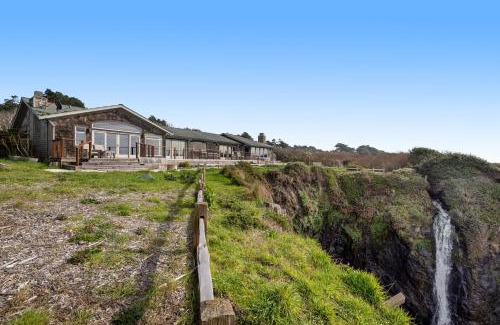Mendocino House | Perched on the Bluff - Main Home & Studio Cottage