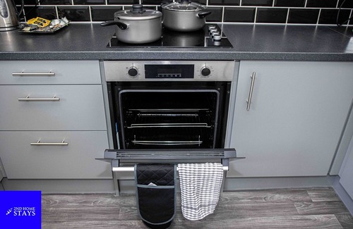 Stoke-on-Trent House | Perfect 3-bedroom house with WiFi in Hanley, Stoke-on-Trent