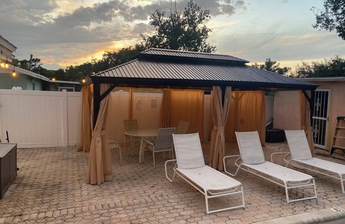Casselberry Apartment | Perfect apartment with AC. Rest pool side underneath a gazebo. Free WiFi!