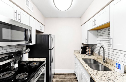 South Arlington Apartment | Perfect Arlington, Stadiums, Six Flags, and World Cup, Free Parking Location