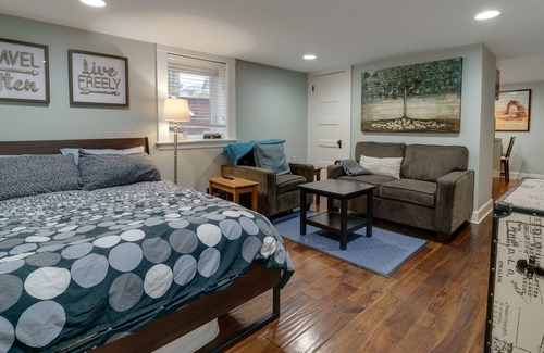 Kerns Apartment | Perfect base for work and play -this ADU delivers!