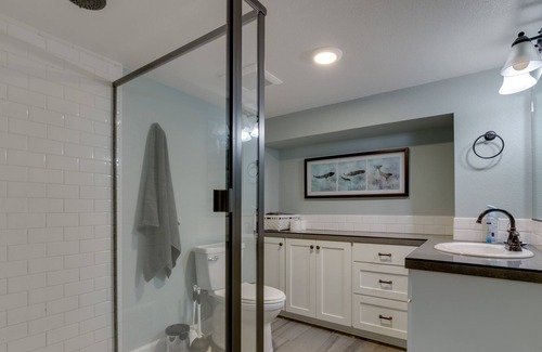 Kerns Apartment | Perfect base for work and play -this ADU delivers!