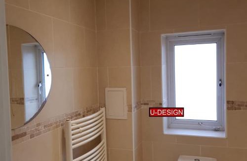 Luton Apartment | Perfect Base in Leagrave - Fast WiFi and Free Parking