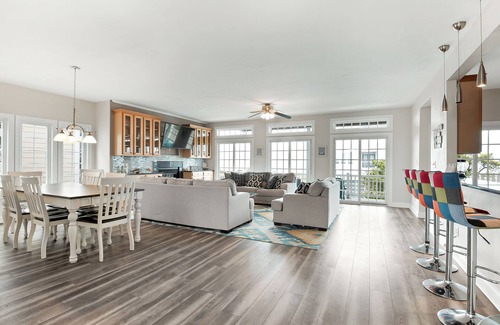 East Ocean View House | Perfect Beach Home w/Ocean Views in Norfolk! Sleeps 10!