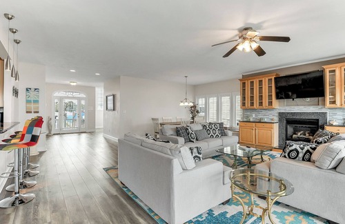 East Ocean View House | Perfect Beach Home w/Ocean Views in Norfolk! Sleeps 10!