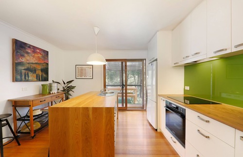 Healesville House | Perfect central location, beautifully renovated home with large garden