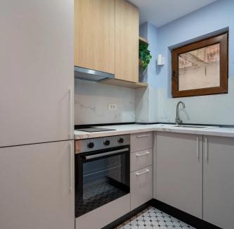 Bucharest City-Centre Apartment | Perfect City Base - Steps from Piata Universitatii