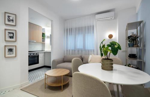 Bucharest City-Centre Apartment | Perfect City Base - Steps from Piata Universitatii