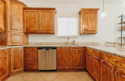 Heber House | Perfect Cottage. Sleeps 11, 5BD, 3BR, Media/Game Room, Large Yard, Fire Pit