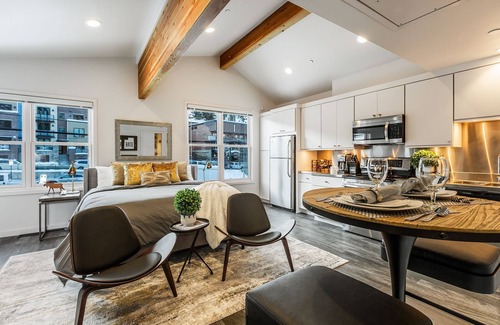 Downtown Park City House | Perfect Couples Getaway Chic Tiny Home Fireplace AC Balcony Steps from Main St.