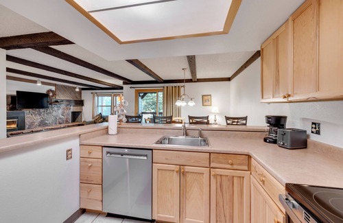 Historic District Condo | Perfect Downtown Retreat with ALL NEW APPLIANCES AS OF FALL 2025!