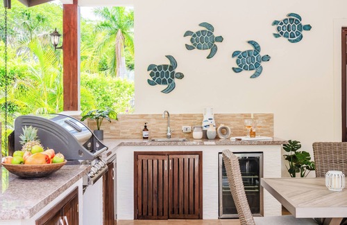 Tamarindo House | Perfect Family Villa, Private Pool with Slide, 5 Minutes Walk to the Beach