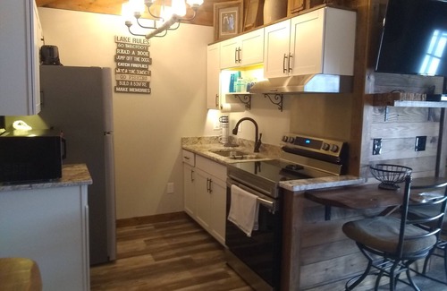 Mountain Home Cabin | Perfect Family Getaway walking distance to boat dock and Norfork Lake.