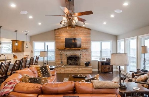 Denton Apartment | Perfect Family or multi family Getaway!