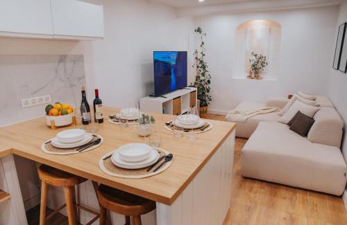 Antibes Old Town Apartment | Perfect family-oriented and renovated townhouse in the old Antibes