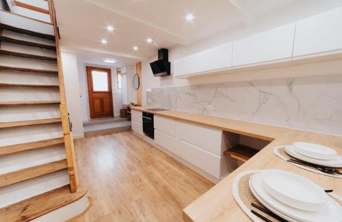 Antibes Old Town Apartment | Perfect family-oriented and renovated townhouse in the old Antibes