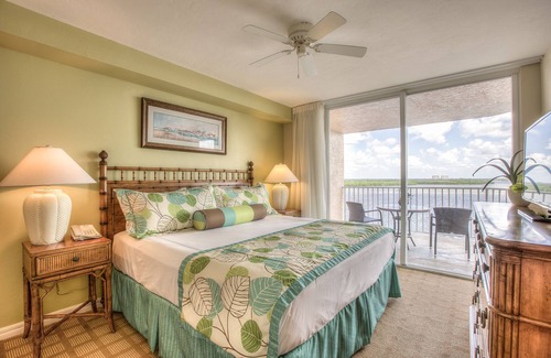 Fort Myers Beach Hotel | Perfect Family Getaway: 3 Suites w/Private Balconies & Scenic Views
