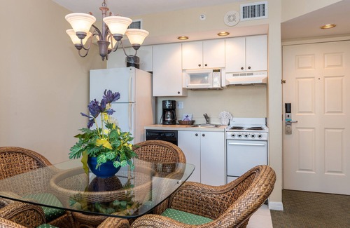 Fort Myers Beach Hotel | Perfect Family Getaway: 3 Suites w/Private Balconies & Scenic Views