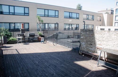 East Walworth Apartment | Perfect for 4 - 2 Bedroom 2 Bathroom Apartment Bermondsey, Tower Bridge, London Eye