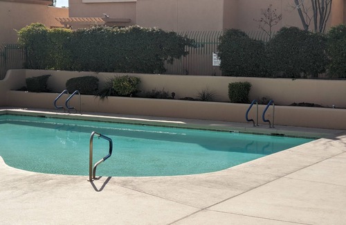 Cottonwood House | Perfect For A Couple Or A Family!