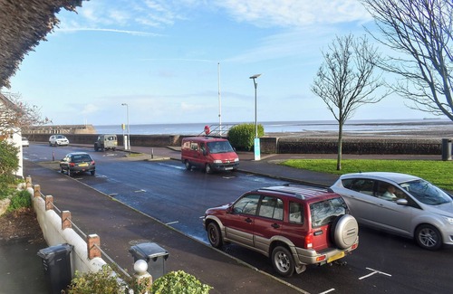Minehead Cottage | Perfect for couples and familes to come and enjoy the local area.