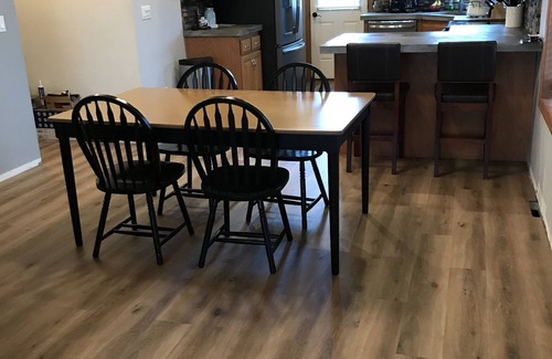 Oshkosh House | Perfect for E.A.A. 4 Bedroom with pool