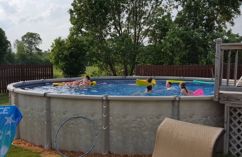 Oshkosh House | Perfect for E.A.A. 4 Bedroom with pool