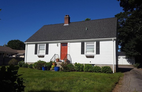 Westerly Cottage | Perfect for Fall. Tidy, quiet house w/Porch. Sleeps 7