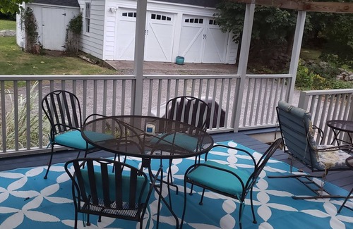 Westerly Cottage | Perfect for Fall. Tidy, quiet house w/Porch. Sleeps 7