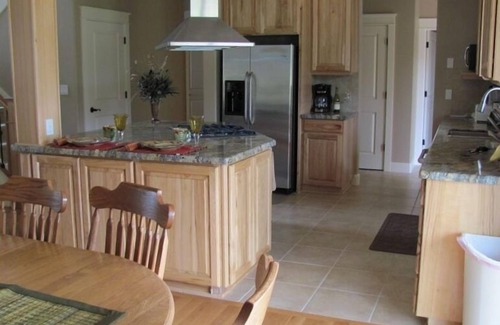 Tillamook House | Perfect for families, couples, and small groups that value privacy.