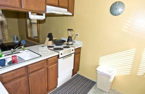 Mammoth Lakes Condo | Perfect for Skiers, Hikers, Fly Fishers, Couples, and You.nTOML-CPAN-16309