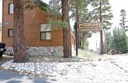 Mammoth Lakes Condo | Perfect for Skiers, Hikers, Fly Fishers, Couples, and You.nTOML-CPAN-16309