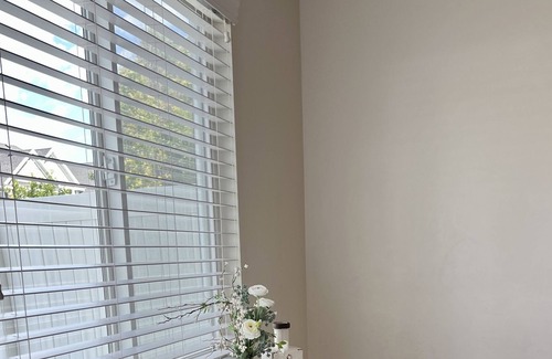 Layton House | Perfect for vacations! Sleeps 9, Large yard