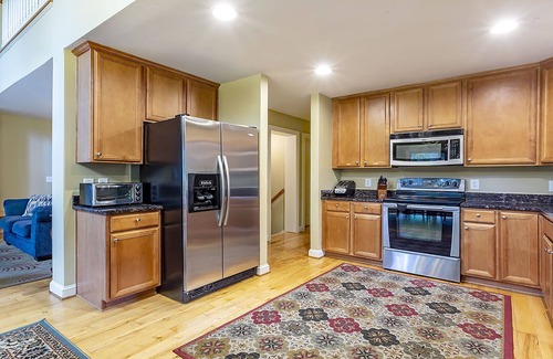 Laurel Ridge House | Perfect getaway house in the heart of Wintergreen. 0.6 mile to the ski slopes.