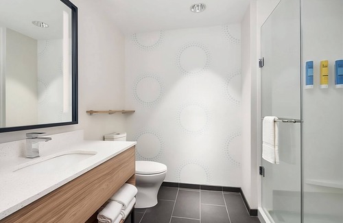 Dania Beach Hotel | Perfect Getaway! 2 Stunning Units with Free Breakfast, Near Cozy Cove Marina!